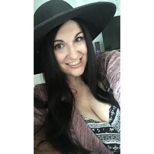 Meet your Posher, Elise